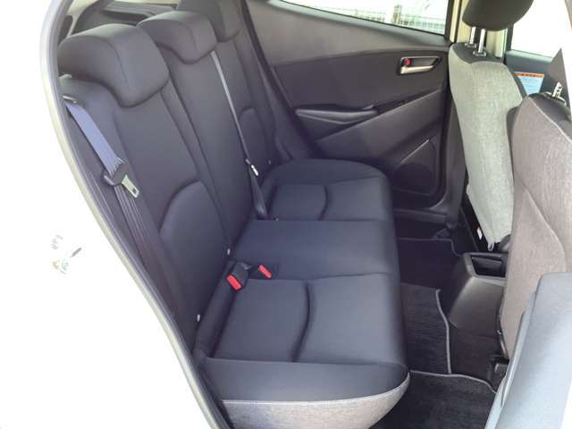 MAZDA】MAZDA2 15BD助手席回転シート｜マツダ中古車検索サイト