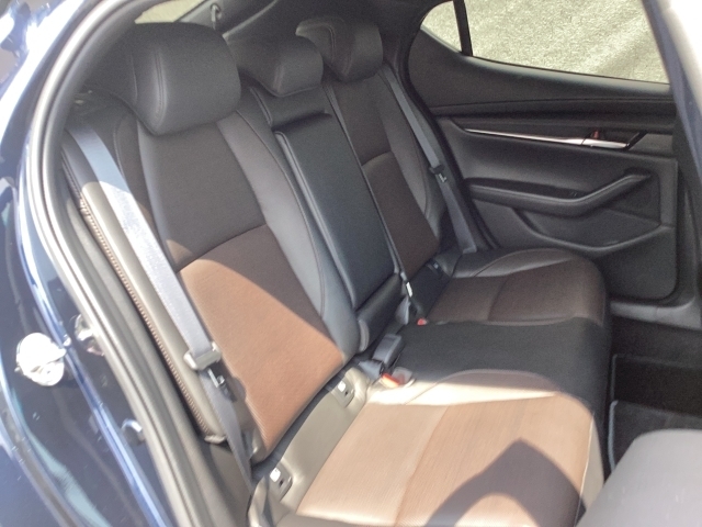 中古　非電動　タケダ20㌅内装3段オートライト　大阪 MAZDA】MAZDA3 Fバック 20S Lパッケージ｜マツダ中古車検索サイト